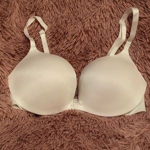 Victoria’s Secret plunge bra